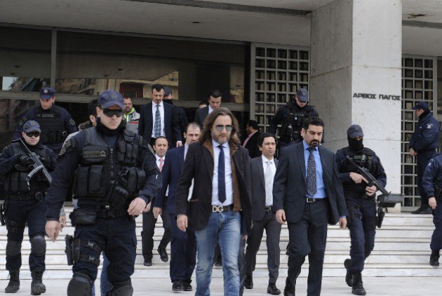 Ανοιχτό το ενδεχόμενο να δικαστούν οι 8 Τούρκοι στην Ελλάδα.