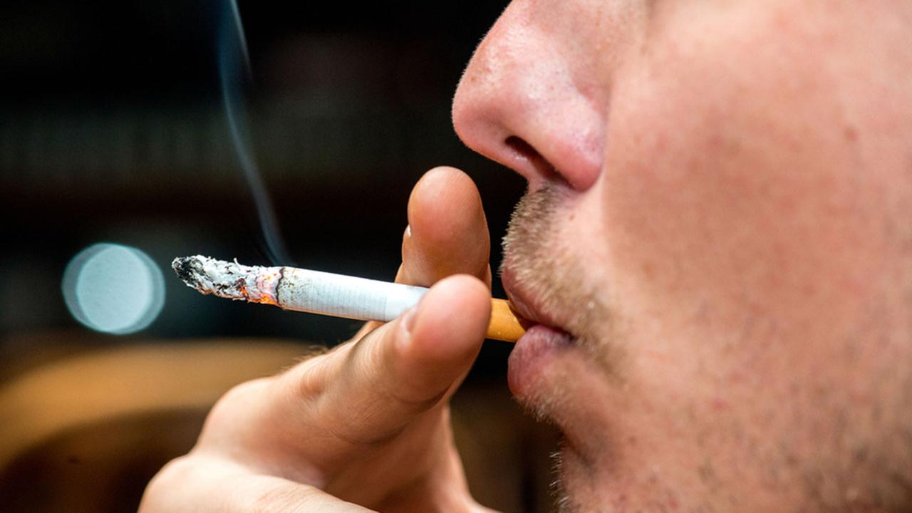 Bulgaria to impose tougher measures against those who smoke indoors