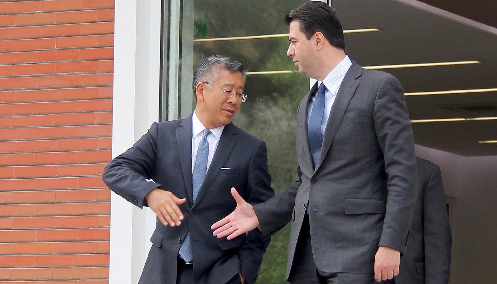 Latest political developments in Albania, the US ambassador meets the head of the opposition