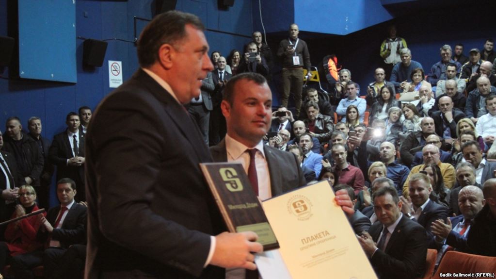 Dodik receives the highest Srebrenica Municipality award