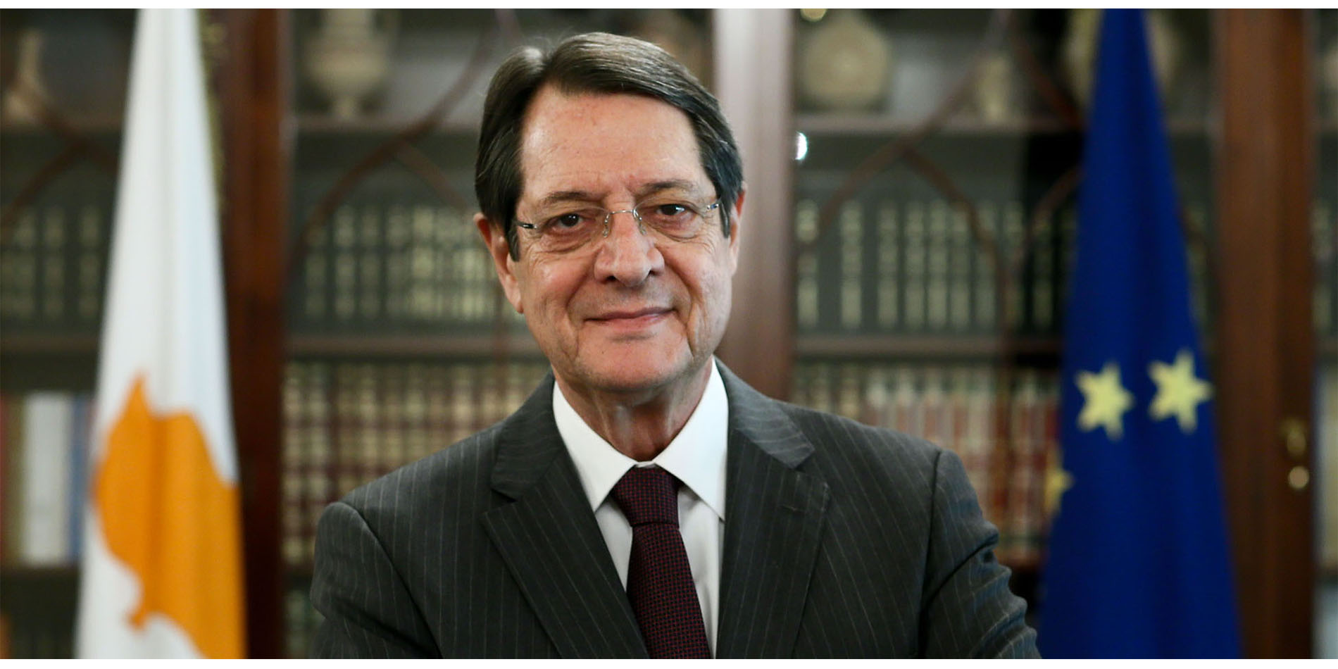Anastasiades continues his series of contacts in London