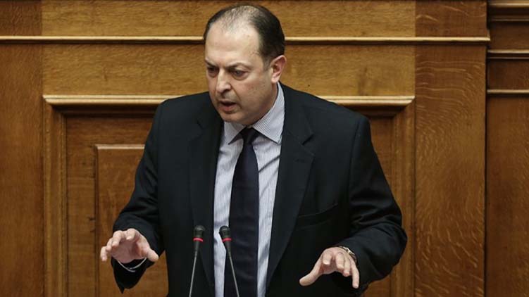 SYRIZA-ANEL majority in parliament cut by MP resignation