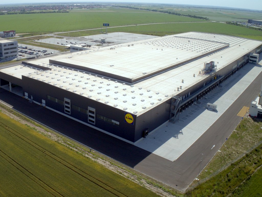 German Lidl opens logistics centre near Belgrade