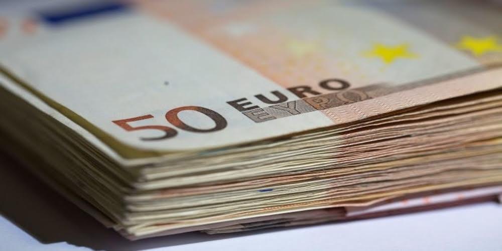 Greece: € 841 million increase in July deposits