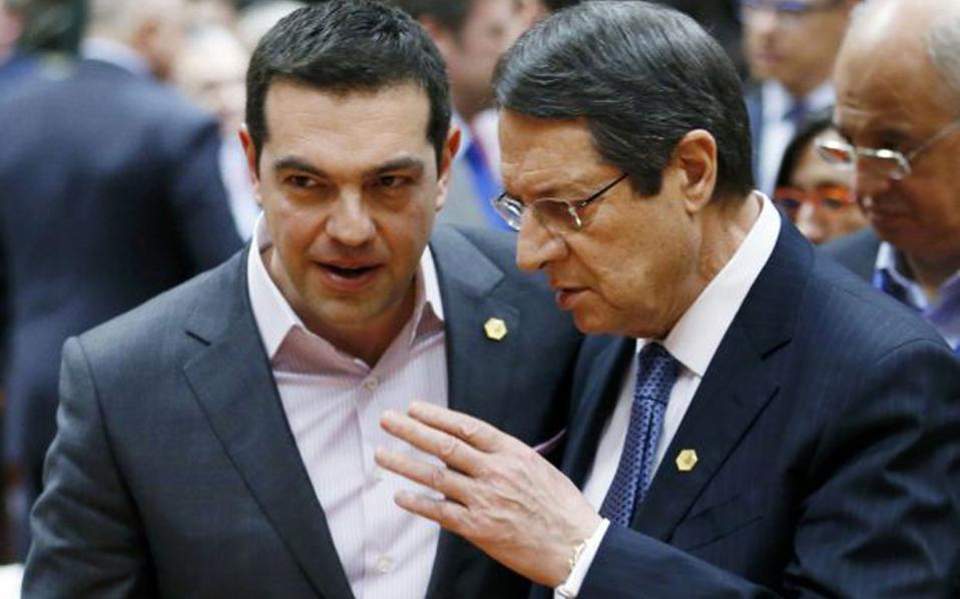 Anastasiades congratulates Tsipras on Greece’s exit from the bailout programmes