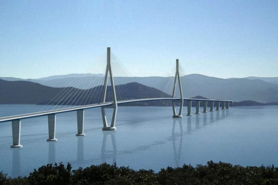 One bridge, two countries, three opinions