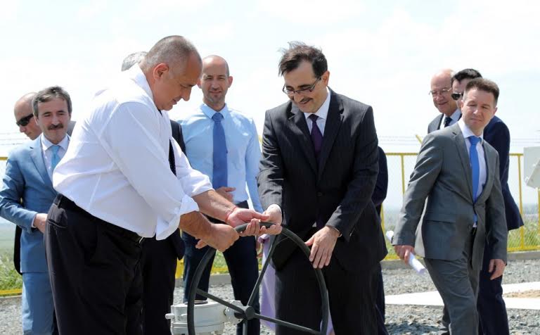 Bulgarian PM Borissov opens looping section on gas link to Turkey