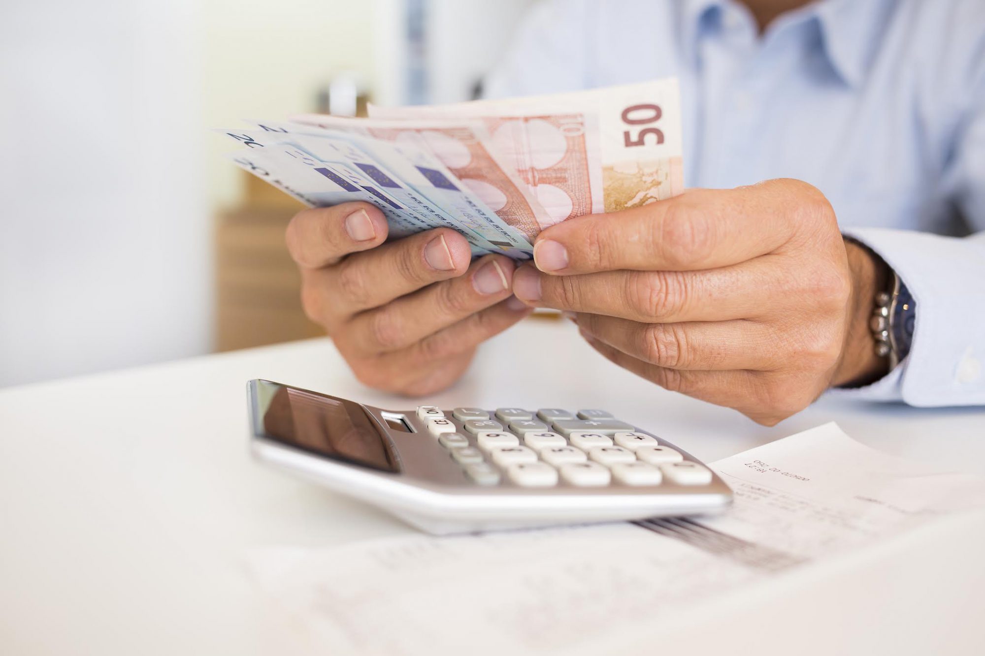 Hellenic Statistical Authority: Income of Greek households increased by € 1 billion