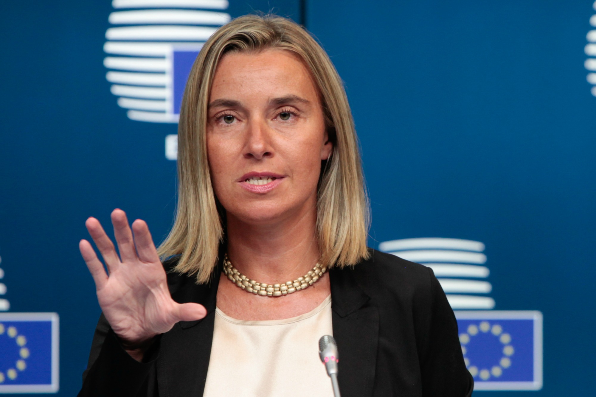 Δεν θα υπάρξουν συνομιλίες μέχρι να καταργηθούν οι δασμοί στις εισαγωγές από τη Σερβία, λέει η αρχηγός διπλωματίας της ΕΕ