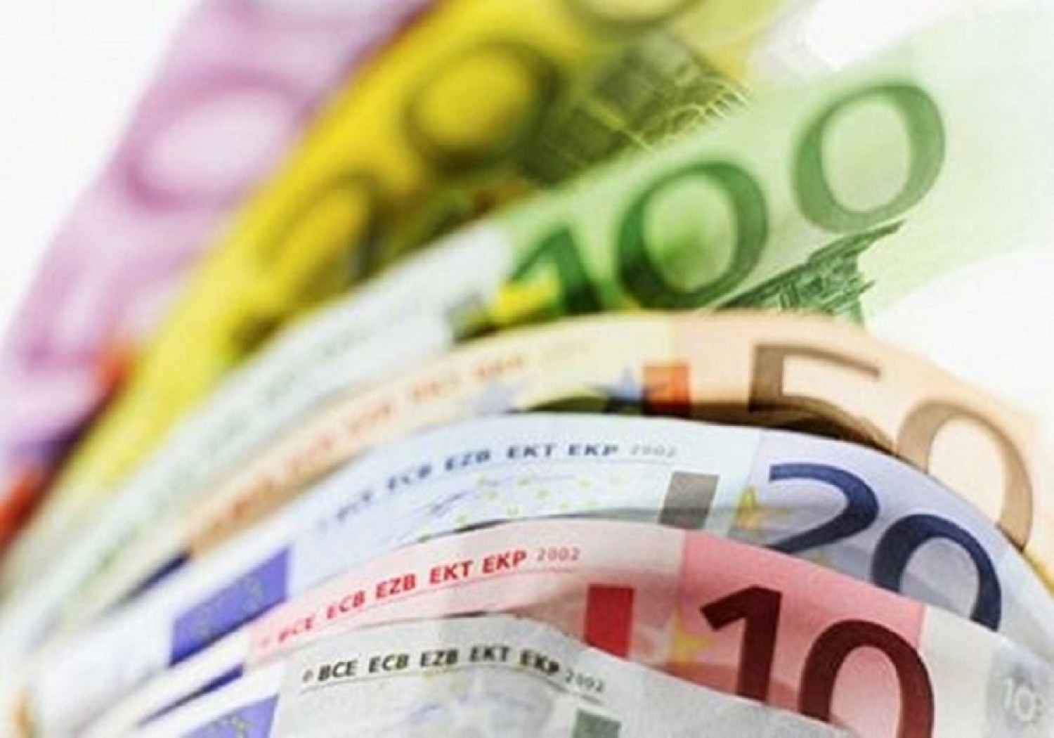 Interest rates on new loans decreased in February