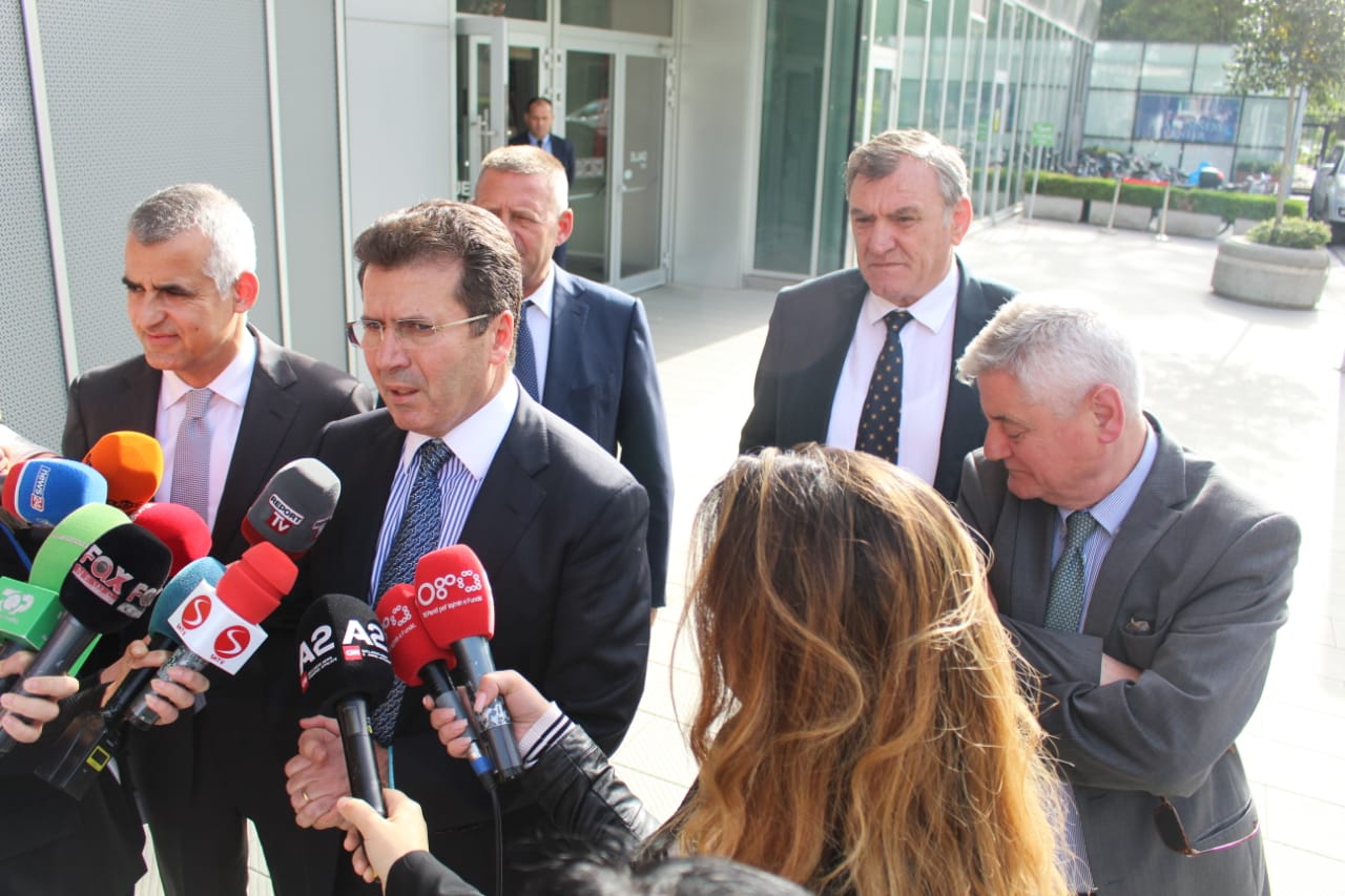 Small political parties in Albania demand a solution to the crisis