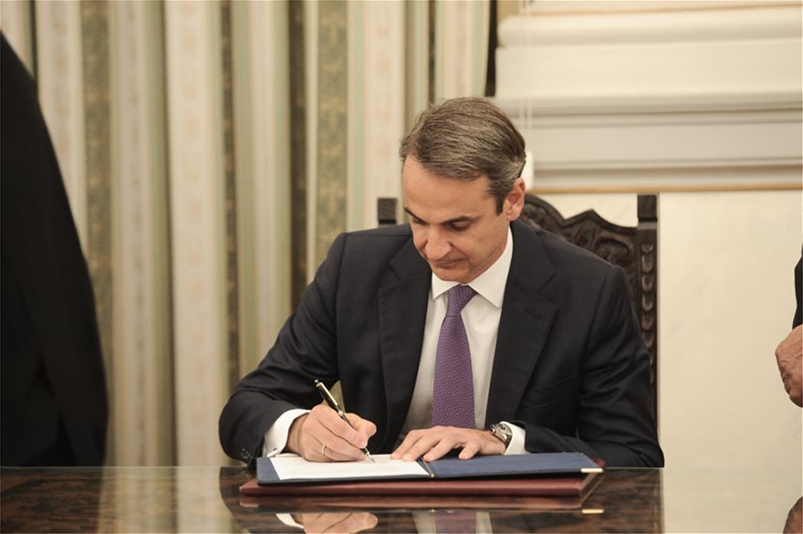 Greece: With 51 members the new government composition – 21 extra-parliamentarians
