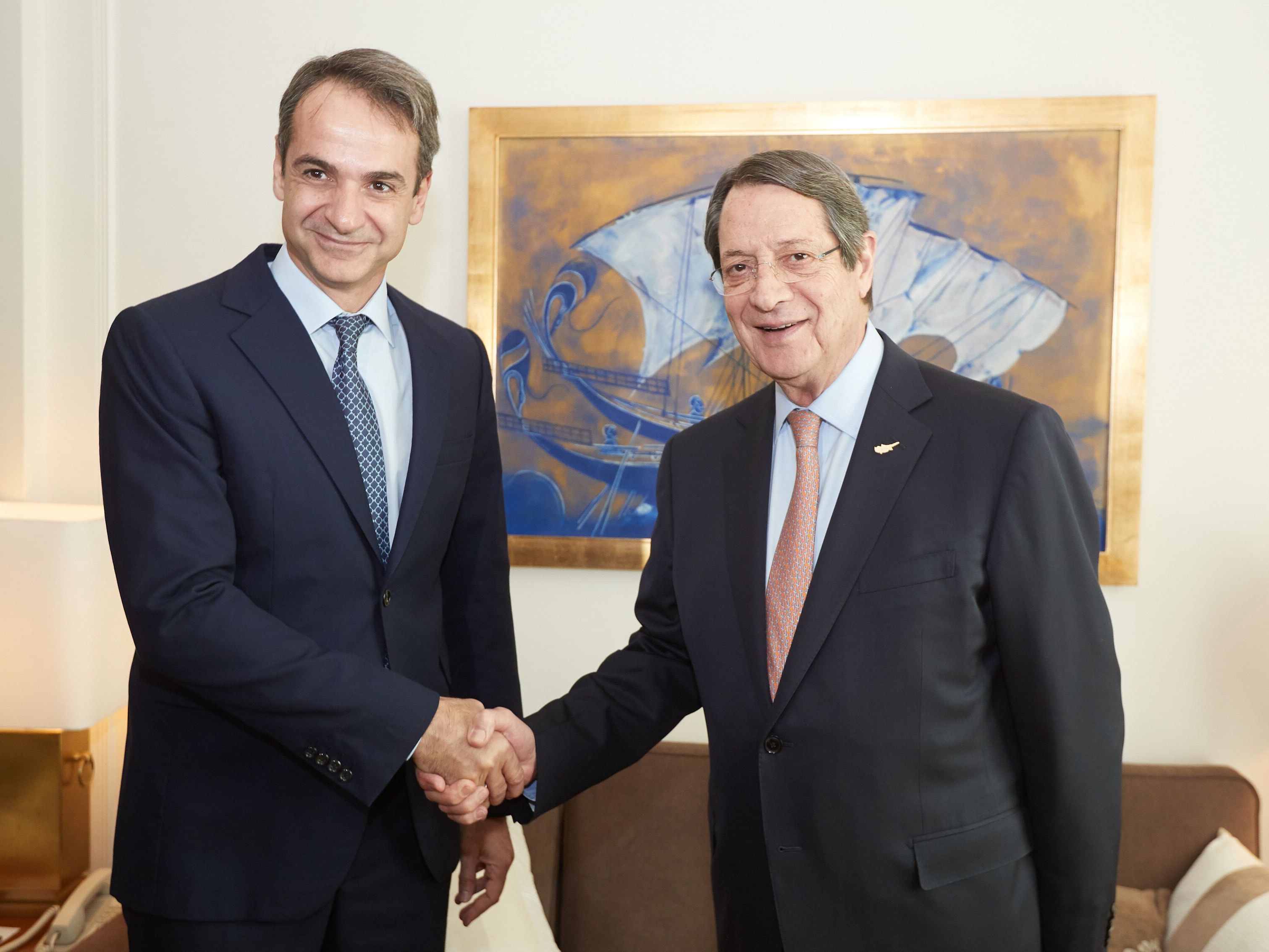 Mitsotakis and Anastasiades meet amid Cavusoglu’s unacceptable statements