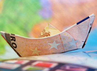 The uncertainties and the growth of the Greek economy