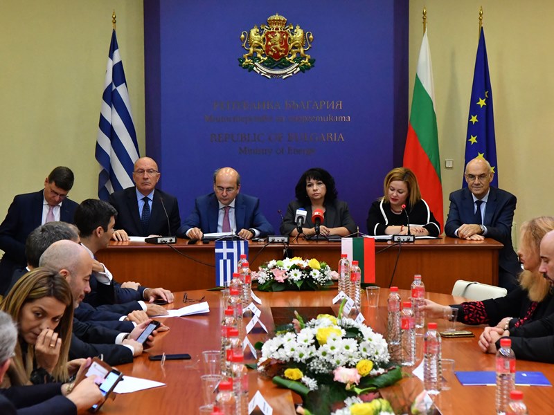 Bulgaria, Greece sign contracts for gas inter-connector pipeline
