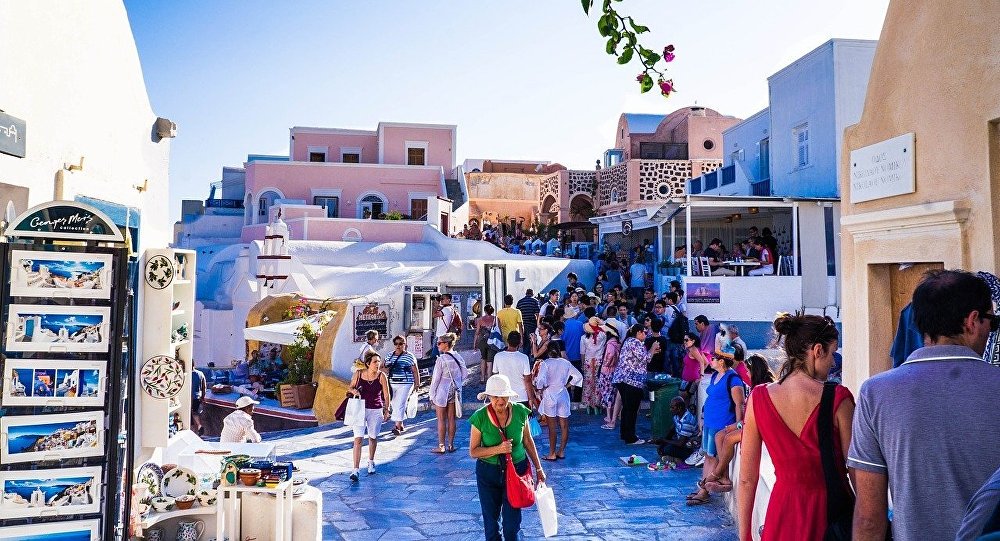 1.9-billion surplus recorded on tourism sector in August