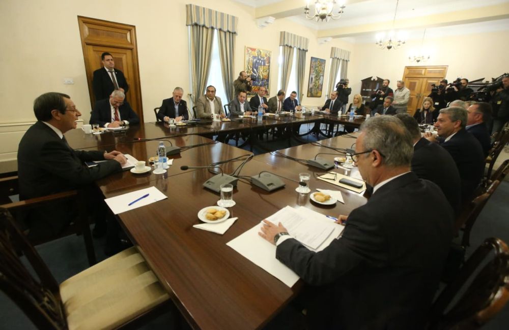 Discussions between Anastasiades and political leaders focus on large-scale reforms