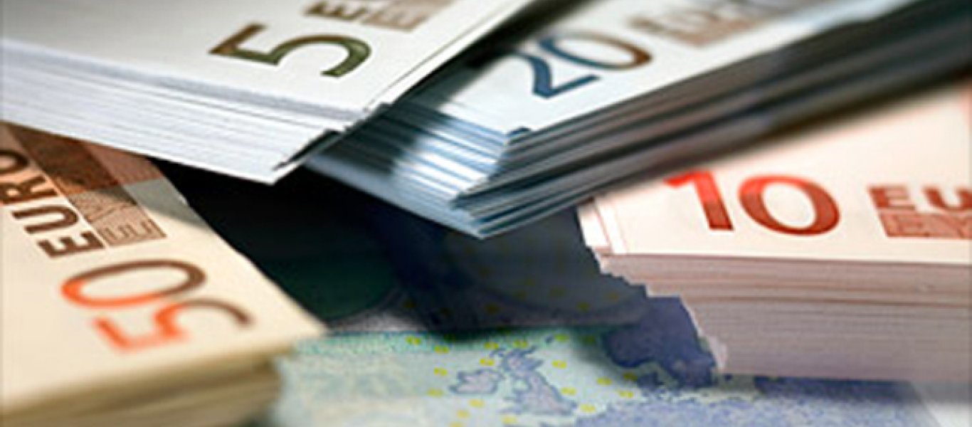 Greece: Slight drop in deposits