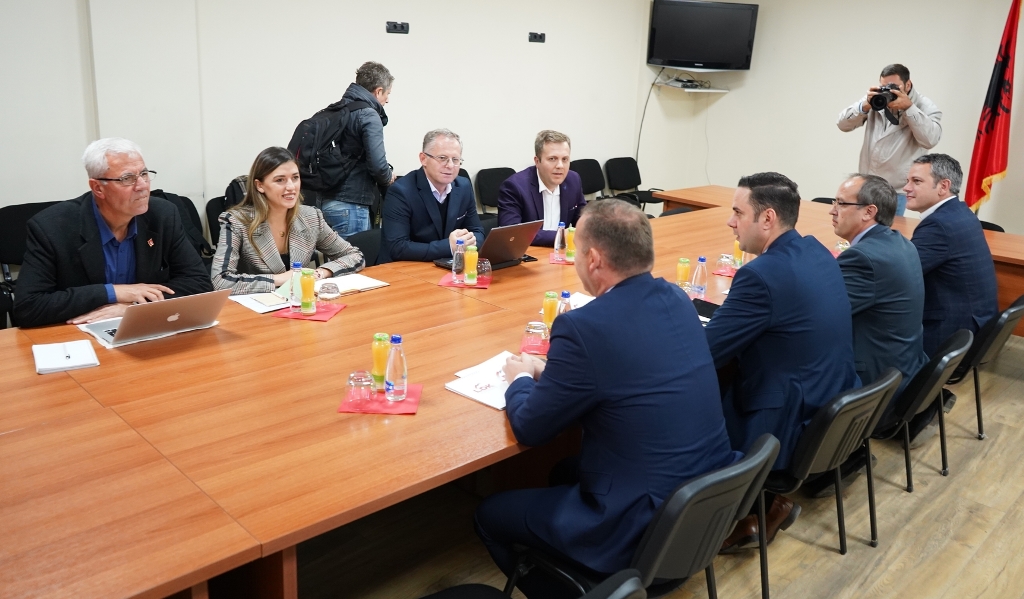 Vetevendosje and LDK discuss creation of National Bureau of Investigations
