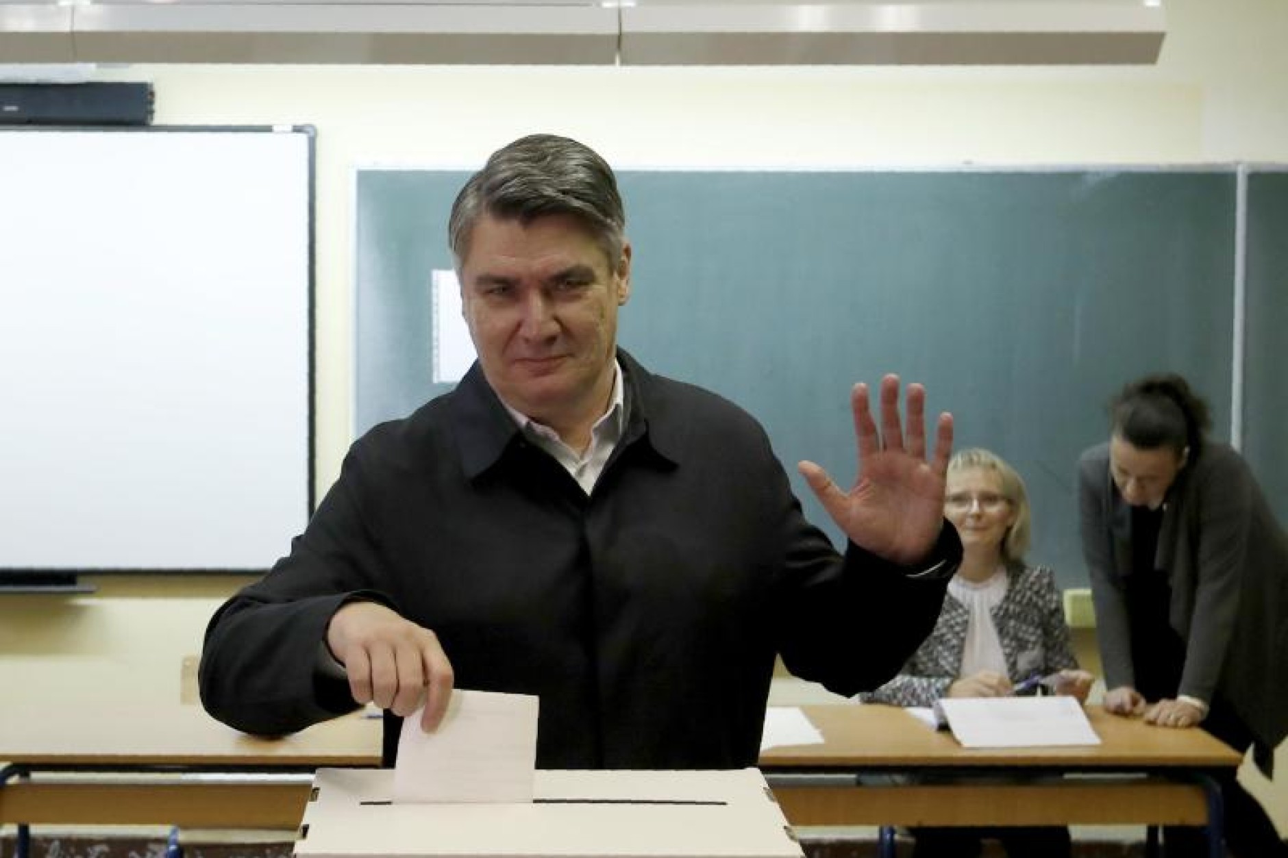 Milanovic and Kitarovic to fight for the Presidency on the 5th of January