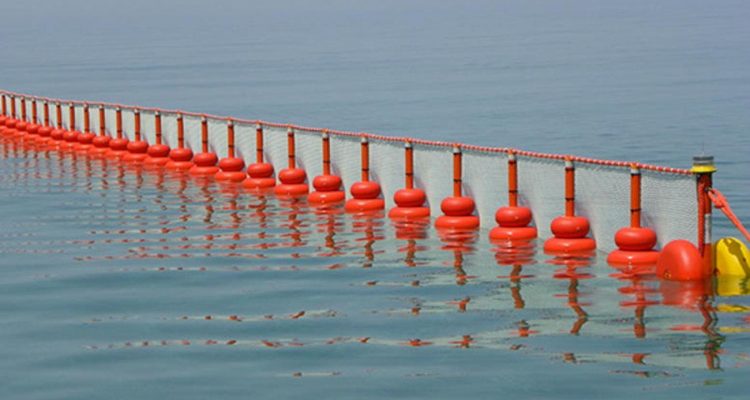 Conflict, questions and accusations regarding the floating barrier