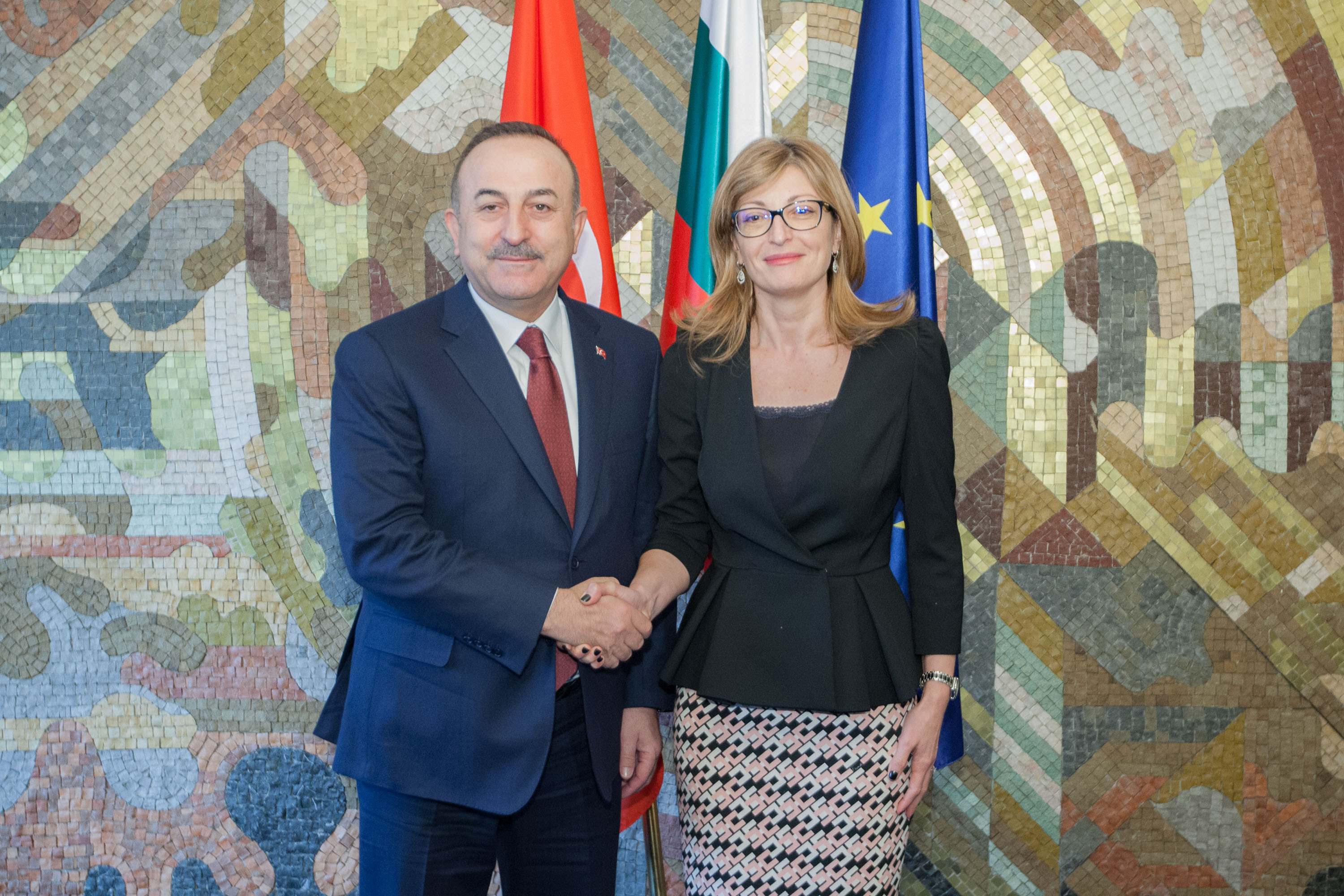 Cavusoglu and Zaharieva discuss deepening of bilateral cooperation in Sofia