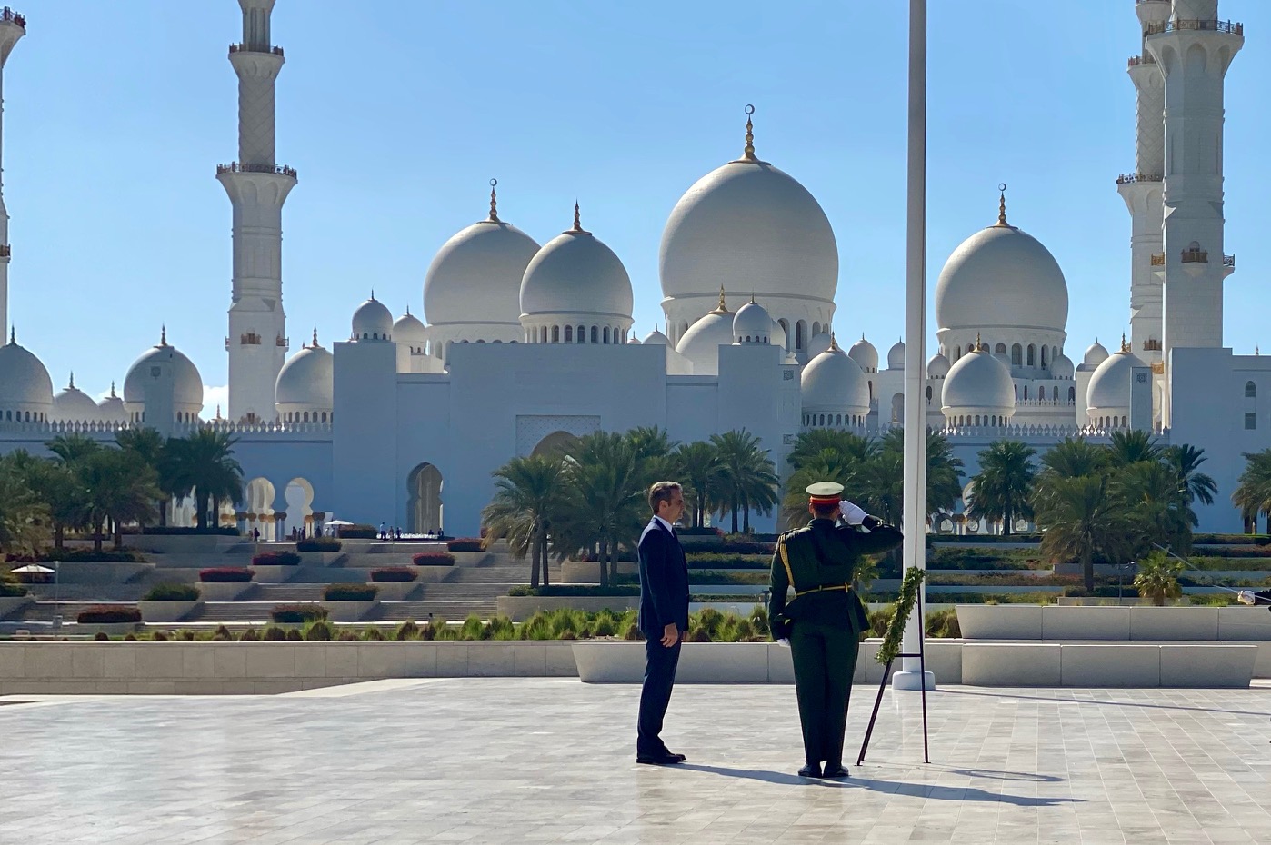 Mitsotakis wraps up his working visit to the Arabian Peninsula with a series of contacts in Abu Dhabi