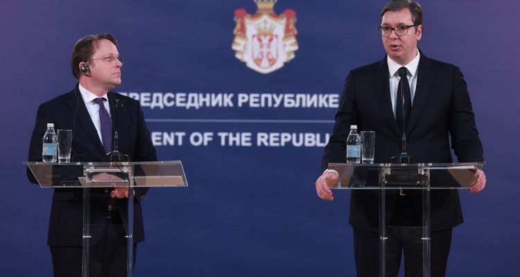 Serbia: Vucic meets Várhelyi