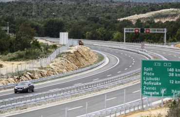 BiH signs contract on new motorway subsection