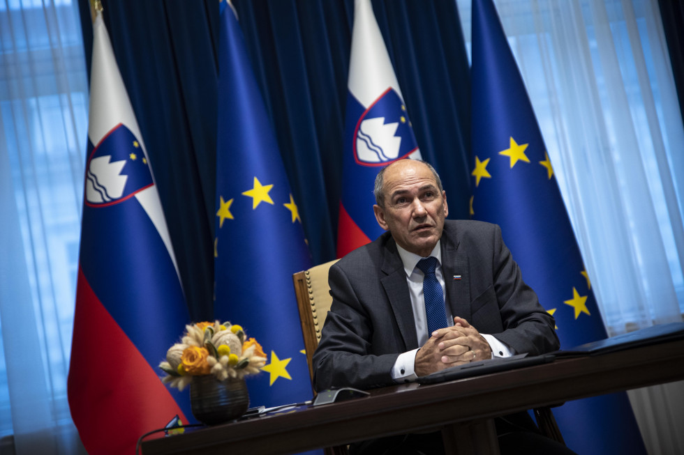Slovenia: Janša’s early congratulatory tweet to Trump provokes negative reactions