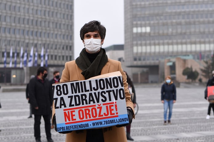 Slovenia: Opposition and ruling coalition at war over referendum