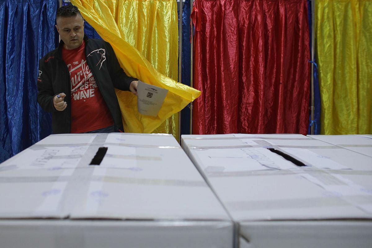 Romania: Polls open for Romanians abroad