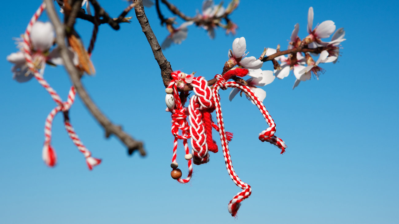 The ancient custom of March 1 with white and red threads lives on in the Balkans