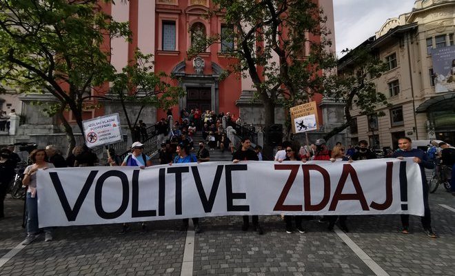 Slovenia: The several thousand citizens gathered on protest