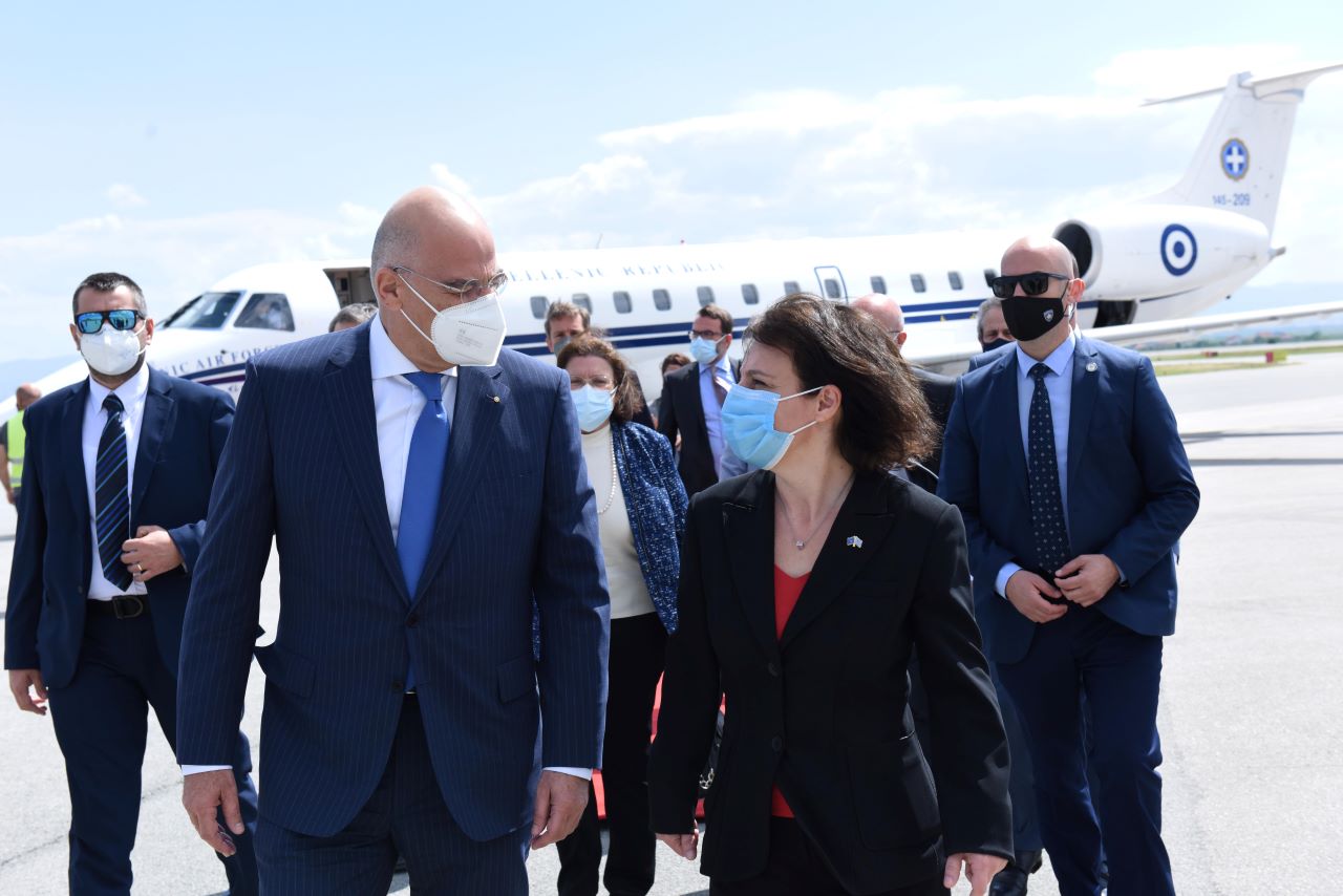 Kosovo: Dendias met with state and political leadership