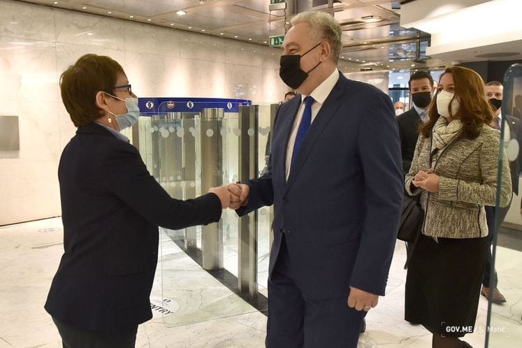 Montenegro: Krivokapić in official visit to UK, met EBRD President Renaud-Basso