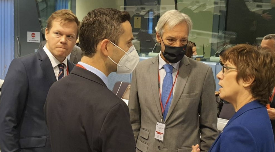 Defence ministers discuss how to boost EU defence