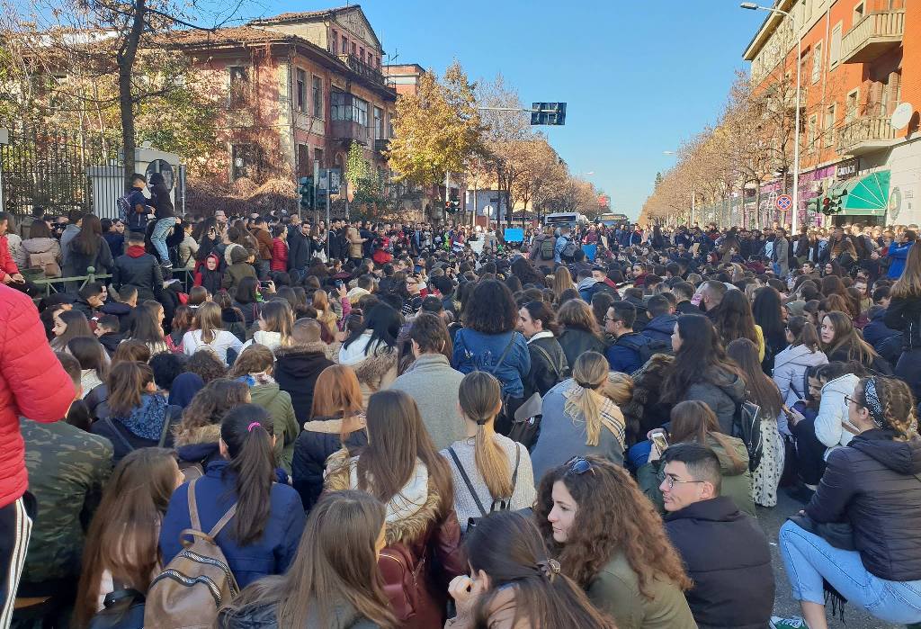 Albania: Students’ protest, president doesn’t sign the budget