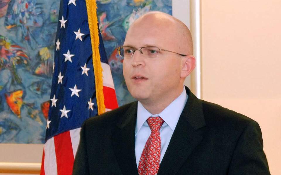 Reeker thirrje Kosovës për heqjen e tarifave ndaj Serbisë
