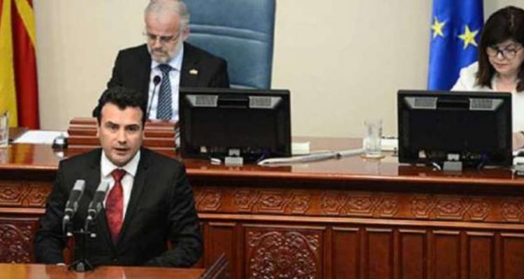 Zaev paralajmëron “spastrime” në Qeveri