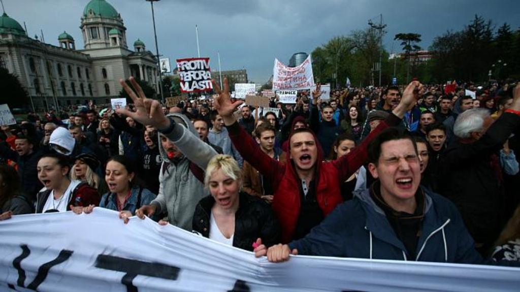 A është e përfshirë Kosova në protestat e opozitës në Beograd?