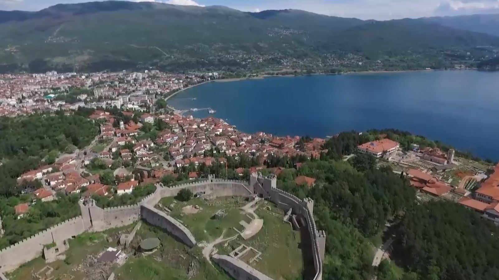 UNESCO alarmon Ohrin për ndërtimet pa leje