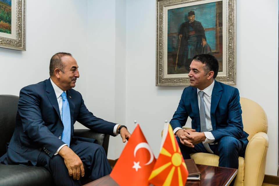 NATO dhe FETO në fokusin e vizitës së Cavusoglu në Shkup