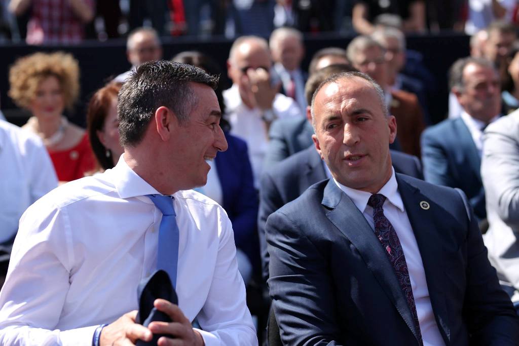 Kosovë: Mungesë uniteti për taksat ndaj produkteve serbe