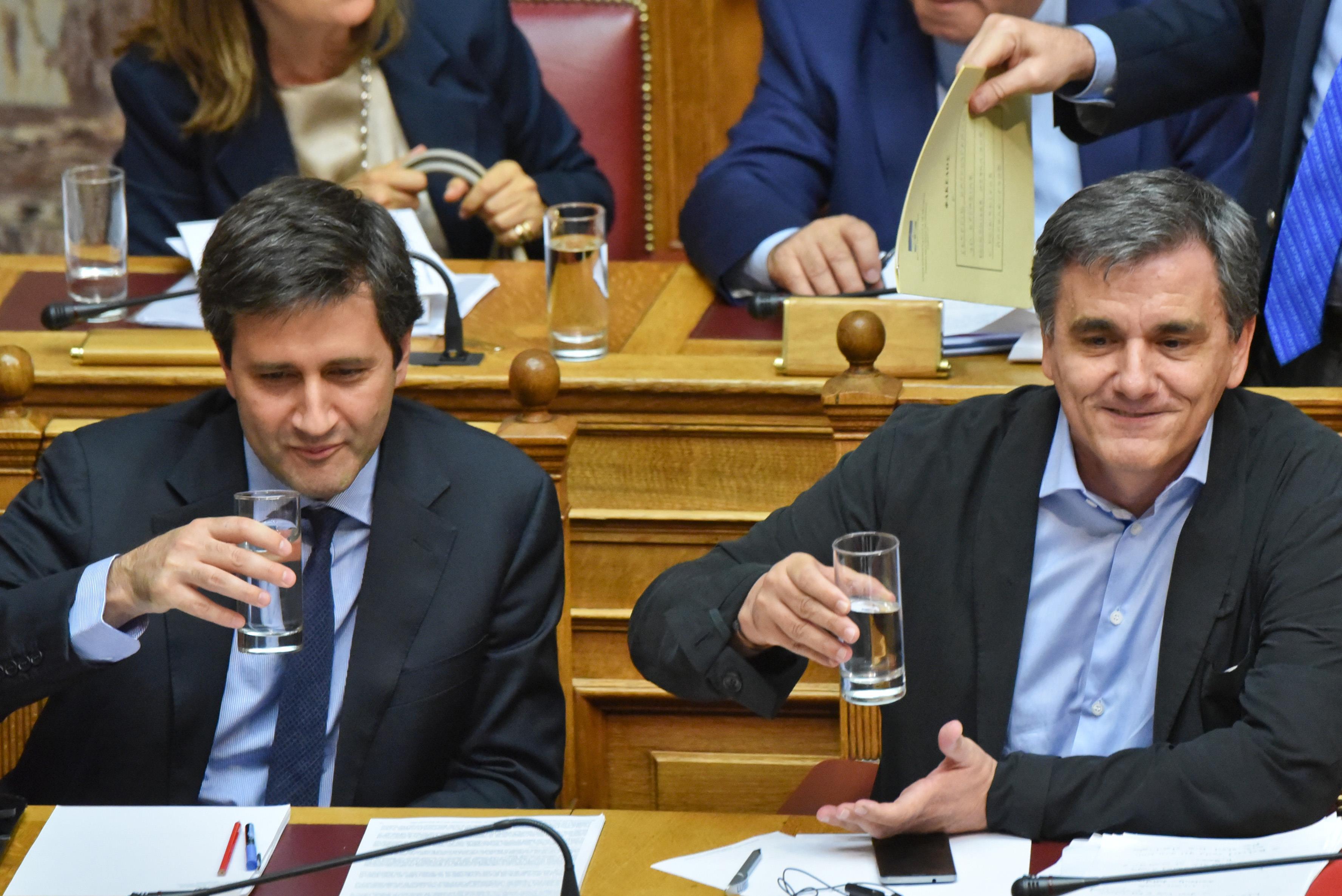 Τι κερδίζει η Ελλάδα από τη Συμφωνία για το ελληνικό χρέος