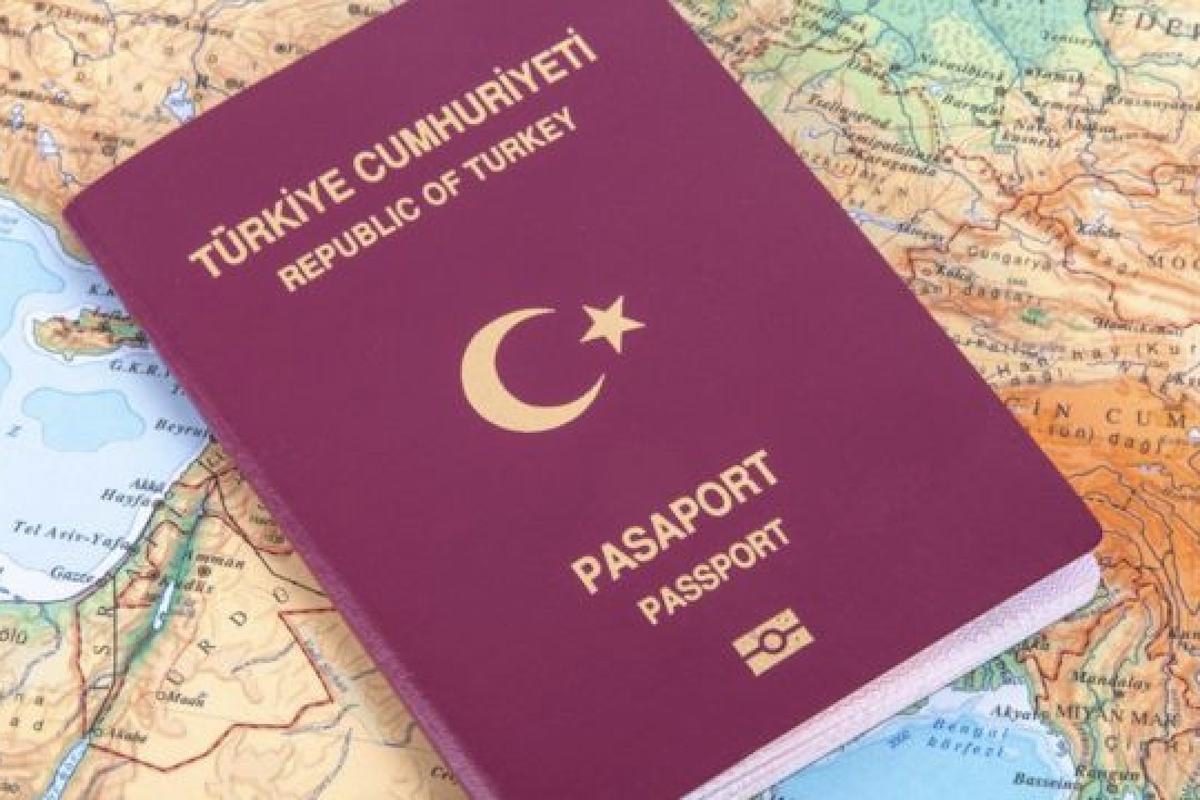Χιλιάδες Τούρκοι διασχίζουν παράνομα τα σύνορα και ζητούν άσυλο στην Ελλάδα