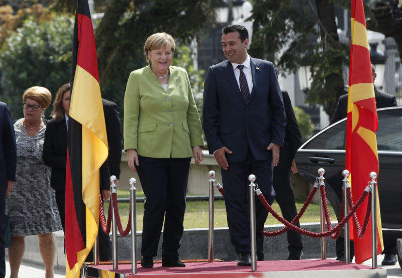 ΠΓΔΜ: Η Angela Merkel εξέφρασε τη στήριξή της στη συμφωνία επίλυσης του ζητήματος της ονομασίας και στο δημοψήφισμα