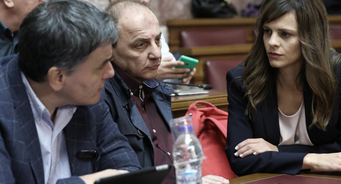 Συμφωνία Ελλάδας-Κομισιόν για πάνω από 900 εκατ. θετικά μέτρα το 2019