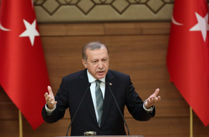 Ο Erdogan προειδοποιεί την Ελλάδα για το Αιγαίο, Κύπρο και την Ευρώπη για το μεταναστευτικό.