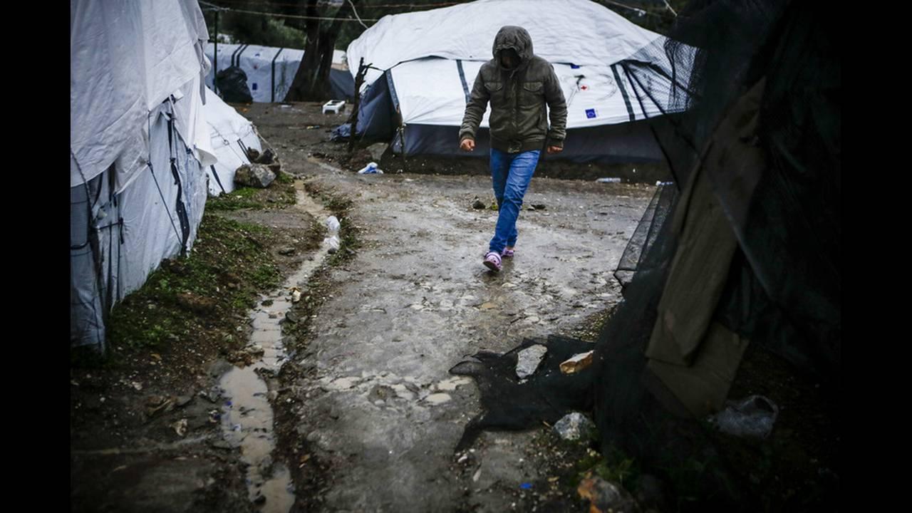 Μεταφορά προσφύγων στην ηπειρωτική Ελλάδα εν όψει του χειμώνα